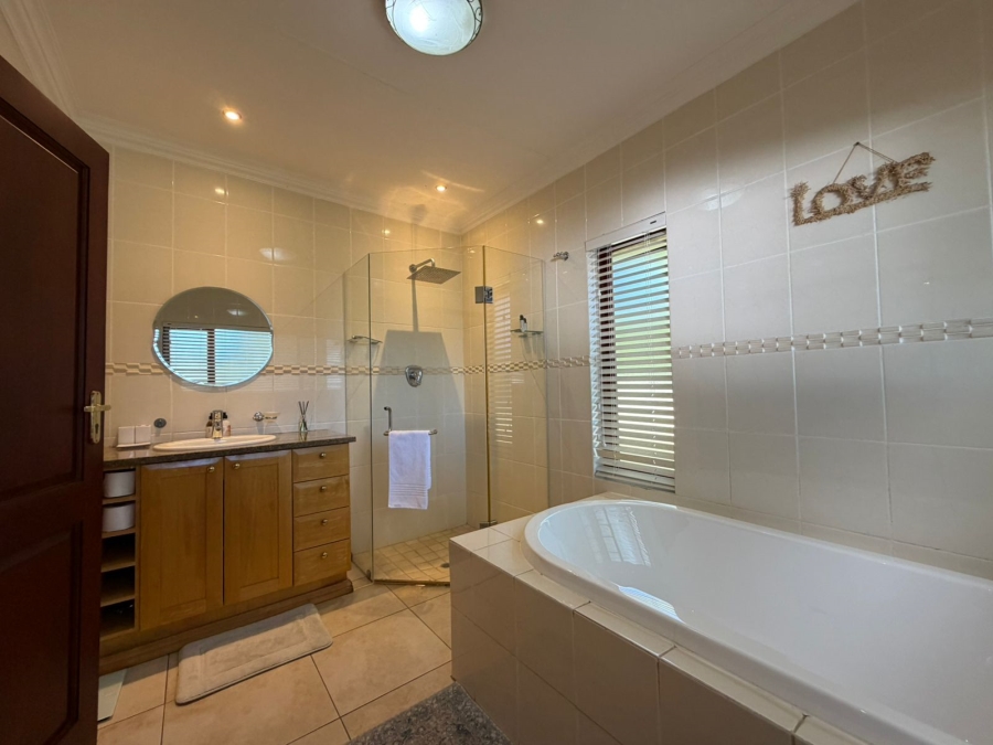 5 Bedroom Property for Sale in Cashan North West